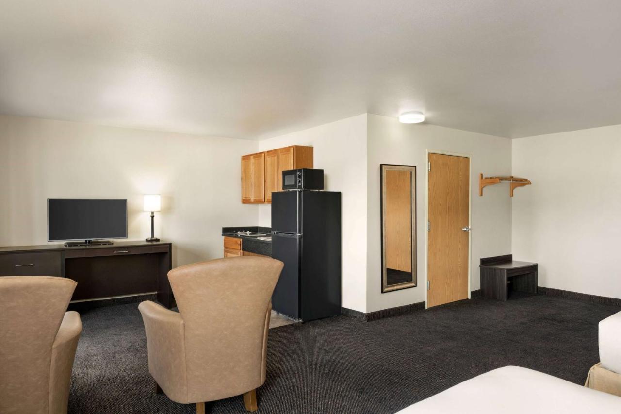 Hotel Baymont By Wyndham Elko Extérieur photo